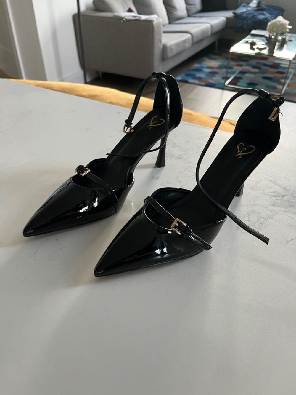 LIKE NEW Windsor Point Taken Closed Toe Buckle Pumps (Size 7.5) - Picture 3 of 8